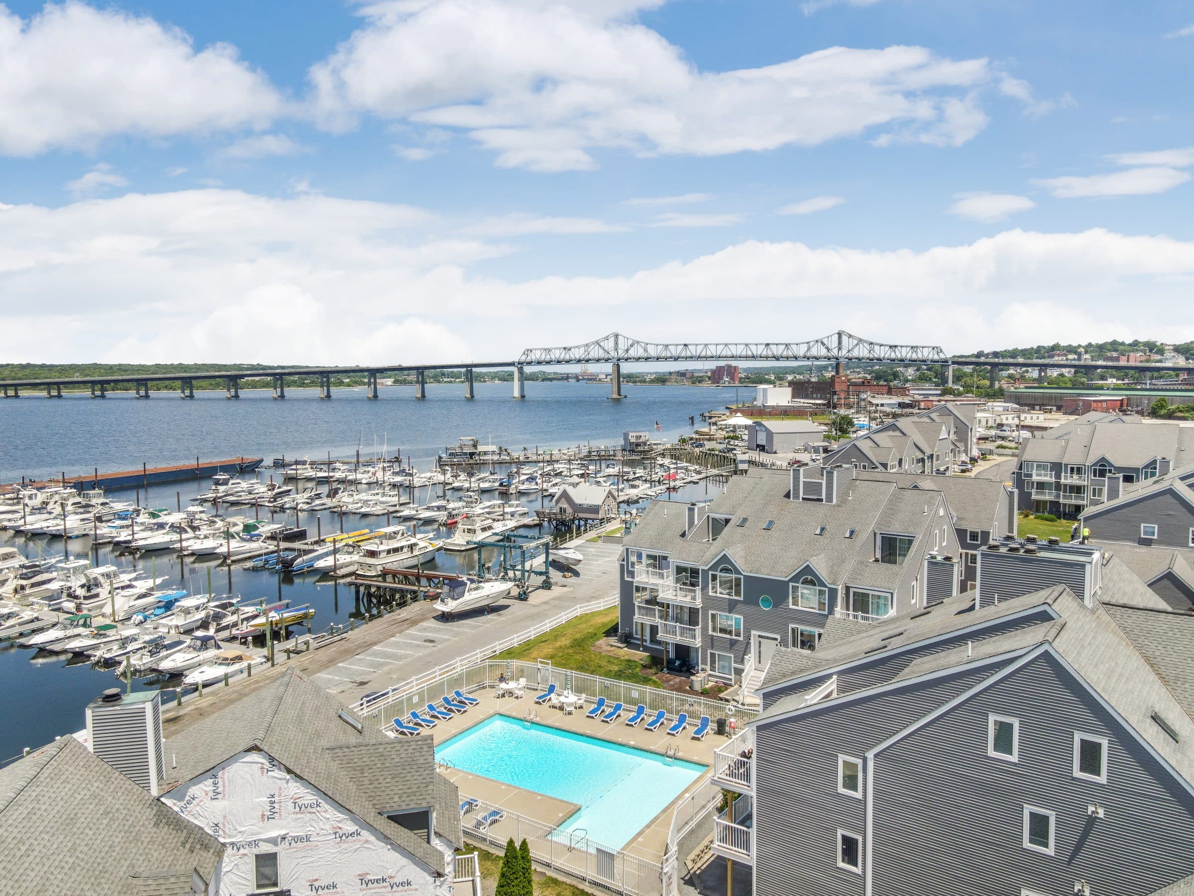 The pool, the marina and the Braga Bridge beyond